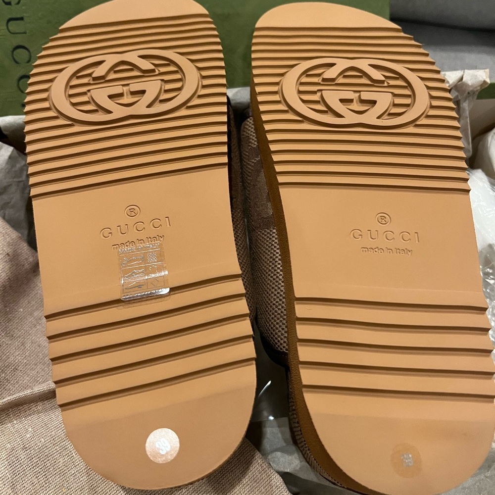 SOLD -NEW Gucci jumbo GG logo Angelina platform slides - Picture 12 of 14